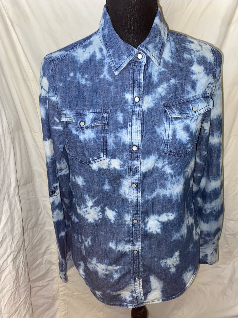 Women’s Button-down Dark Wash Denim Blue & White